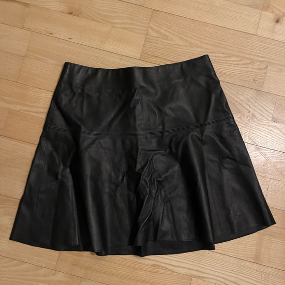 Genuine leather Vince skater skirt - Picture 2 of 5